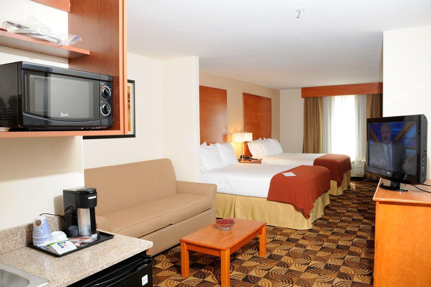 Hotel Holiday Express & By Ihg 2*